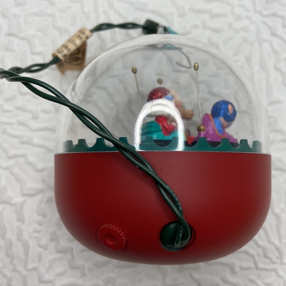 1991 Hallmark Ornament Kringles Bumper Cars Magic Blinking Lights and Motion - Picture 9 of 15